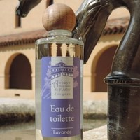 Produits à base de lavande - eau de toilette, sachets de lavande