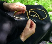 Chapelets, dizainiers, carterie, divers....